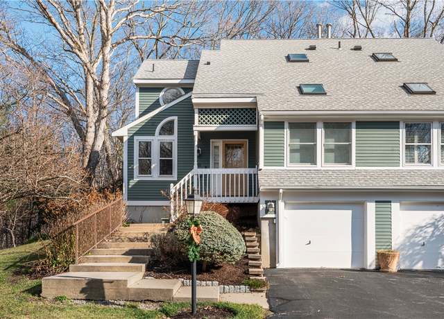 Property at 5570 Post Rd #10, East Greenwich, RI 02818, 2 beds, 2.5 baths
