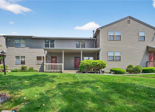 Property at 403 Pinewood Dr, Smithfield, RI 02917, 2 beds, 1.5 baths