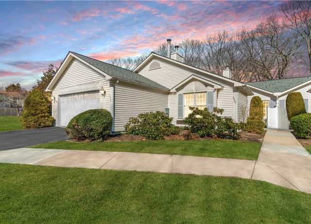 Property at 520 Boston Neck Rd, North Kingstown, RI 02852, 2 beds, 2 baths