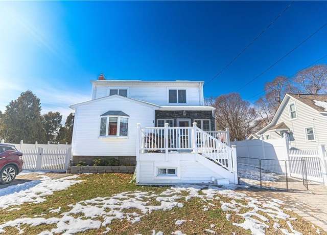 Property at 539 Tidewater Dr, Warwick, RI 02889, 3 beds, 2 baths