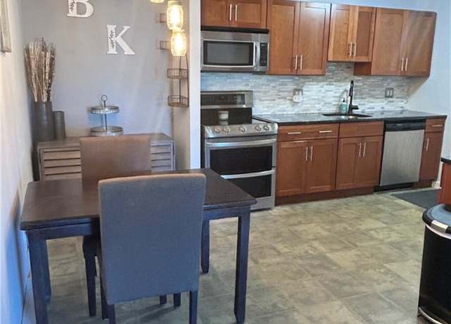 Property at 5 Apple Valley Pkwy #2, Smithfield, RI 02828, 2 beds, 1 bath