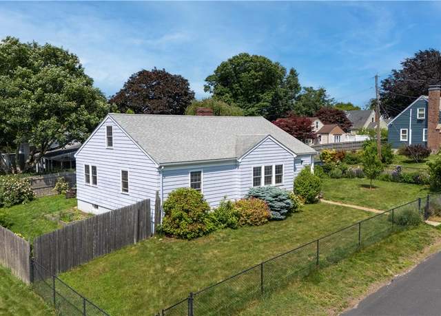 Property at 98 Haskins Ave, Tiverton, RI 02878, 2 beds, 1 bath