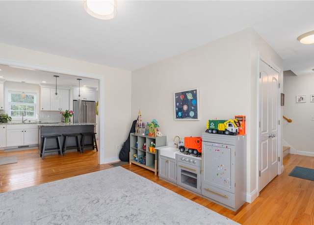 Property at 101 Austin Meadows Ln, North Kingstown, RI 02852, 3 beds, 3.5 baths