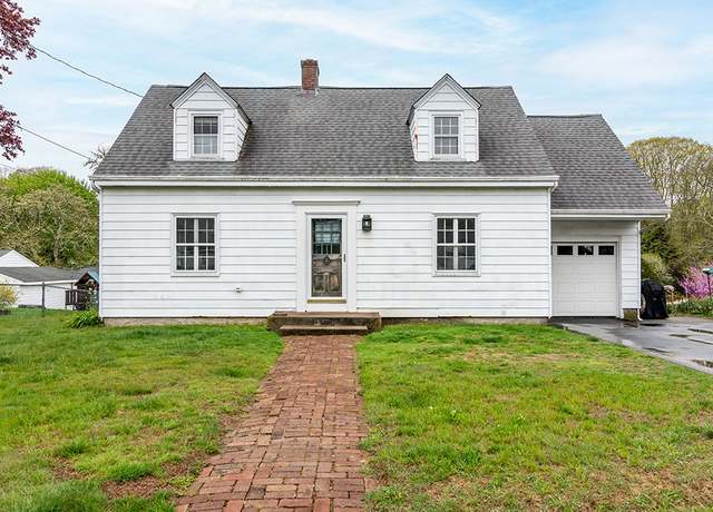 Property at 16 Sunset Ave, South Kingstown, RI 02879, 3 beds, 1.5 baths