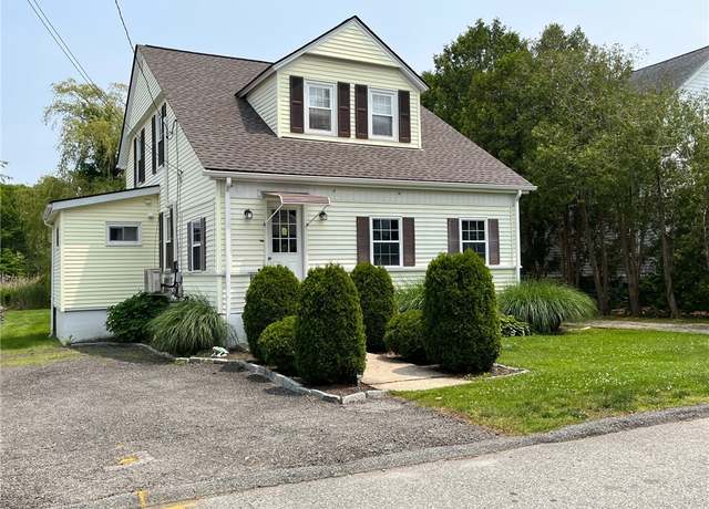 Property at 72 Sayles Ave, Warwick, RI 02889, 3 beds, 1.5 baths