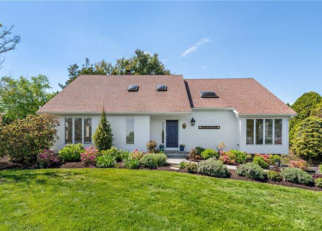 Property at 180 Taylor Rd, Portsmouth, RI 02871, 4 beds, 2.5 baths