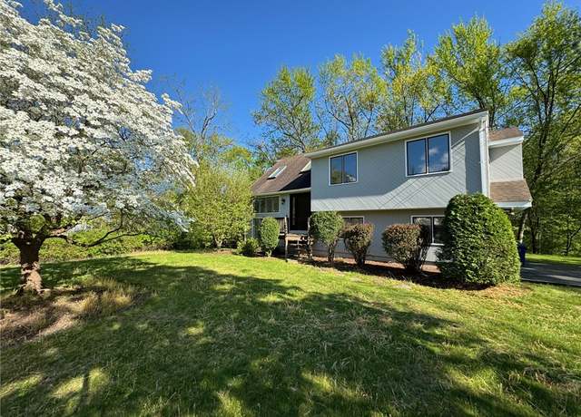 Property at 186 North Country Club Dr, Warwick, RI 02888, 3 beds, 2.5 baths