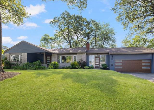 Property at 14 Twin Oak Dr, Warwick, RI 02889, 3 beds, 3 baths