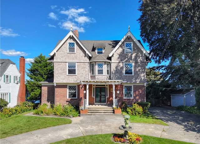 Property at 22 Selkirk Rd, Cranston, RI 02905, 8 beds, 5.5 baths