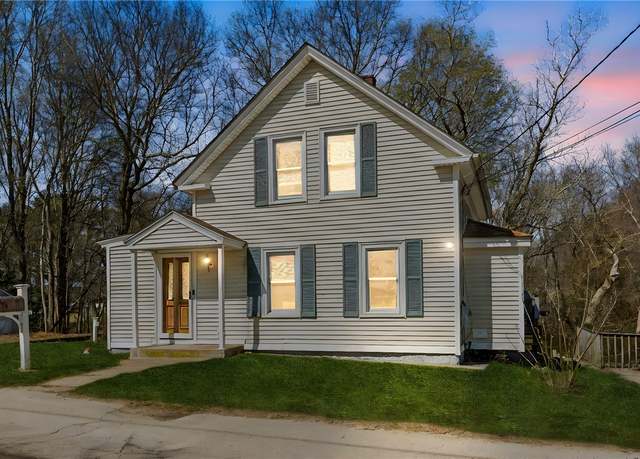 Property at 34 Bates Ave, Coventry, RI 02816, 3 beds, 1.5 baths