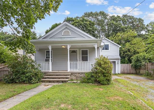 Property at 100 Walnut Rd, Barrington, RI 02806, 3 beds, 2 baths
