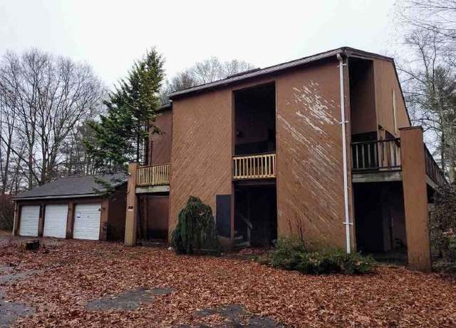 Property at 19 Slater Dr, North Smithfield, RI 02830, 2 beds, 2.5 baths
