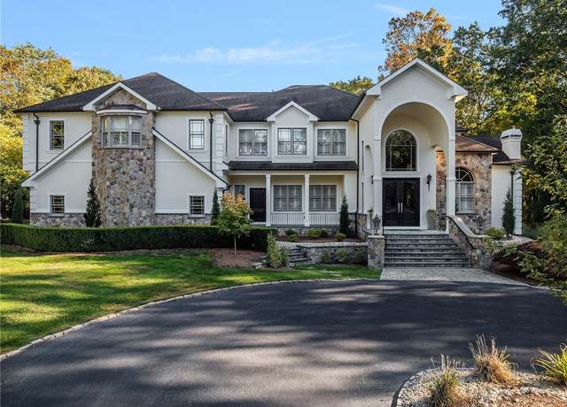 Property at 18 Lebaron Ct, Cranston, RI 02920, 5 beds, 4.5 baths