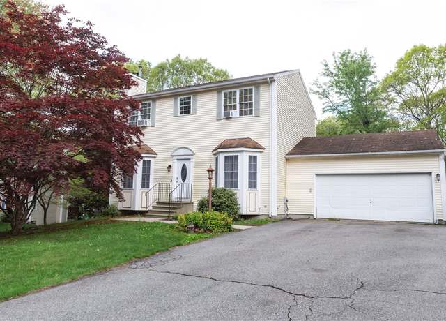 Property at 21 Fieldstone Dr, Coventry, RI 02816, 3 beds, 2.5 baths