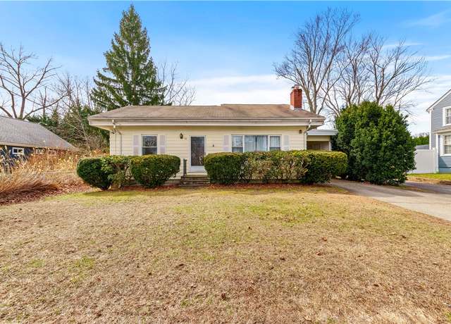 Property at 82 Myrtle Ave, Warwick, RI 02886, 2 beds, 1 bath