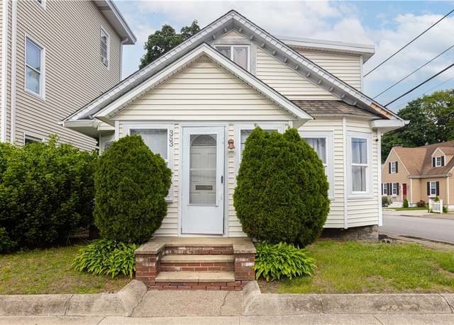 Property at 353 Smithfield Ave, Pawtucket, RI 02860, 2 beds, 1 bath