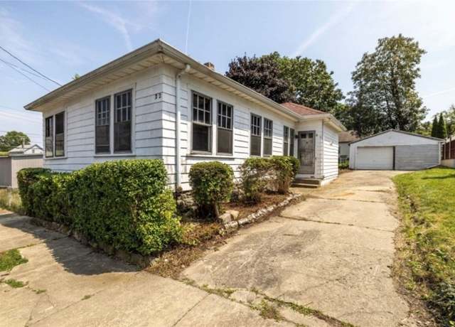 Property at 22 Queen St, Fall River, MA 02724, 3 beds, 1 bath