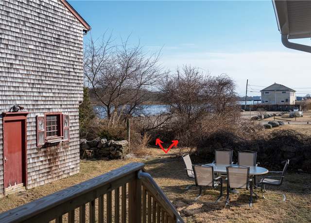 Property at 39 Edwards Ave, South Kingstown, RI 02879, 2 beds, 2.5 baths