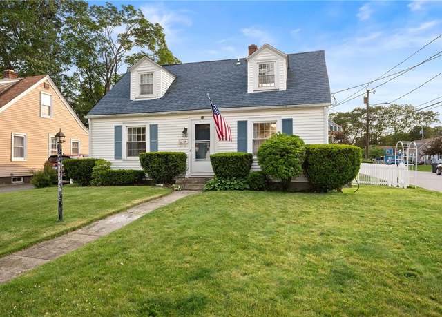 Property at 3 Arrow Ave, Warwick, RI 02886, 3 beds, 2 baths