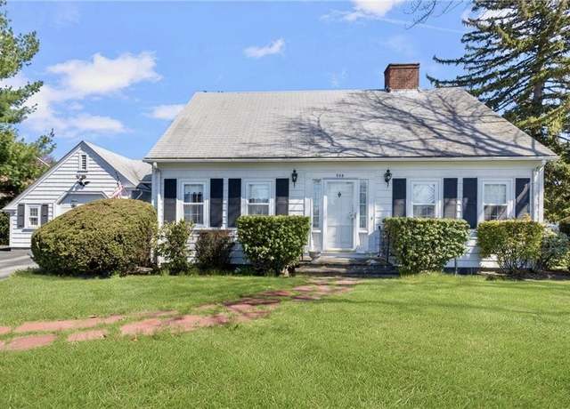 Property at 865 Main Ave, Warwick, RI 02886, 4 beds, 1.5 baths