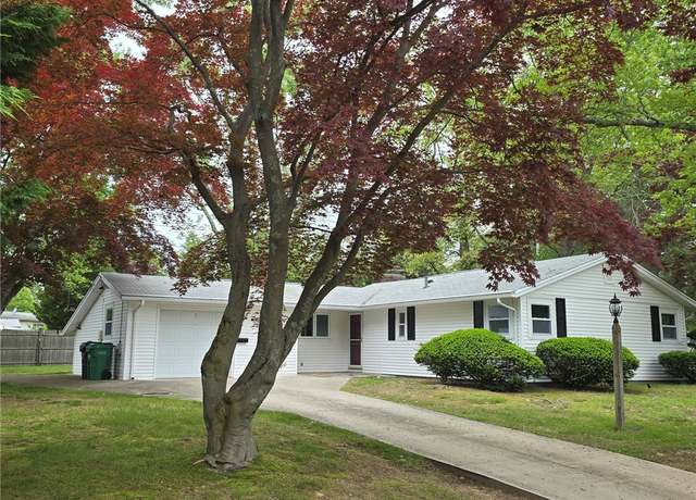 Property at 120 Aspinet Dr, Warwick, RI 02888, 3 beds, 1.5 baths
