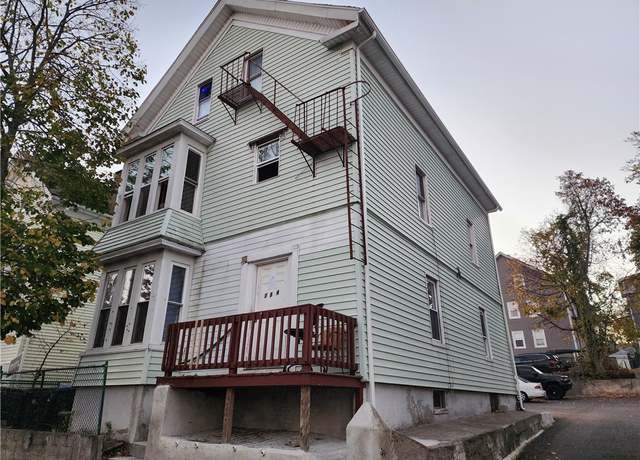 Property at 132 Putnam St, Providence, RI 02909, 9 beds, 4 baths