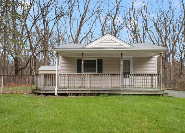 Property at 409 Knotty Oak Rd, Coventry, RI 02816, 2 beds, 1 bath