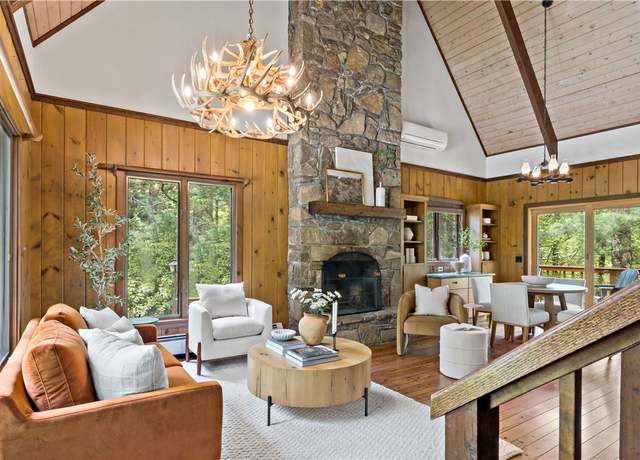 Property at 310 A Old Coach Rd, Charlestown, RI 02813, 3 beds, 2.5 baths