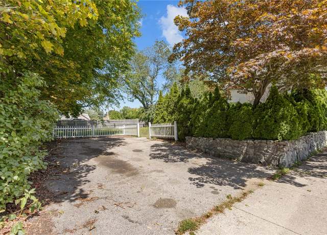 Property at 221 Bay View Ave, Cranston, RI 02905