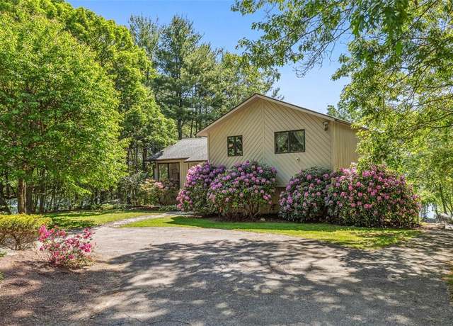 Property at 11 Noto Dr, North Providence, RI 02904, 2 beds, 2.5 baths