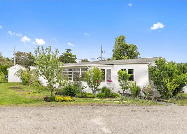 Property at 2 North Dr, Portsmouth, RI 02871, 2 beds, 2 baths