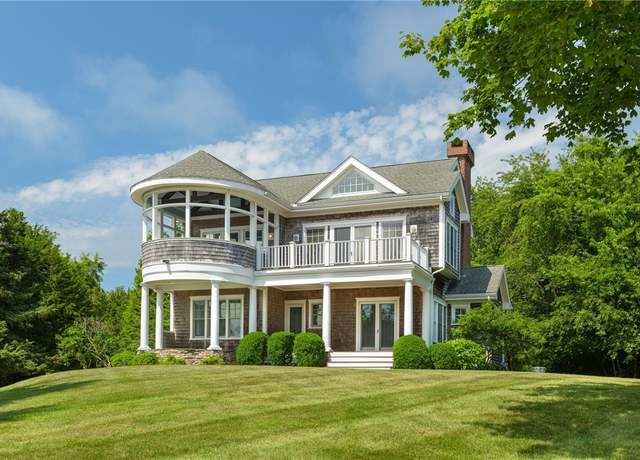 Property at 21 Bonnet View Dr, Jamestown, RI 02835, 3 beds, 2.5 baths