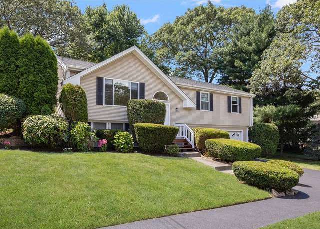 Property at 223 Boulder View Dr, Warwick, RI 02886, 3 beds, 3 baths
