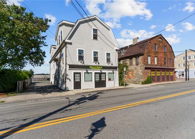 Property at 227 Thames St #1, Bristol, RI 02809, 2 beds, 1 bath