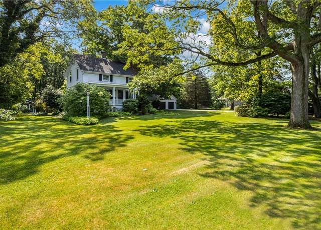 Property at 48 Washington Rd, Barrington, RI 02806, 3 beds, 1 bath