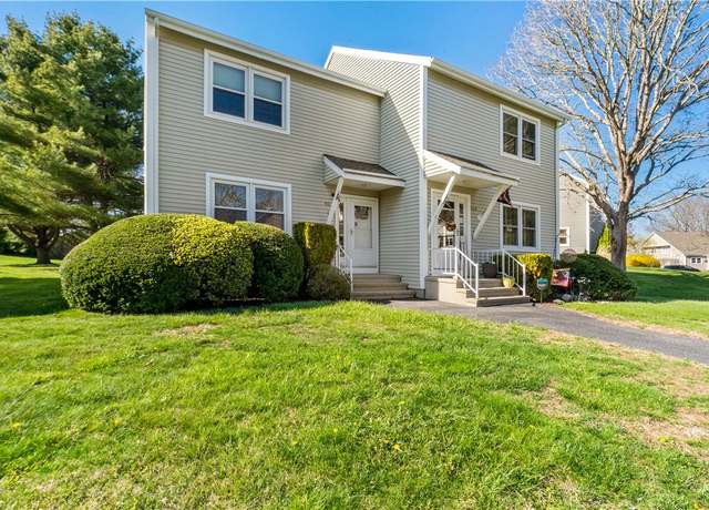 Property at 86 A Quannacut Rd Unit A, Westerly, RI 02891, 2 beds, 1.5 baths