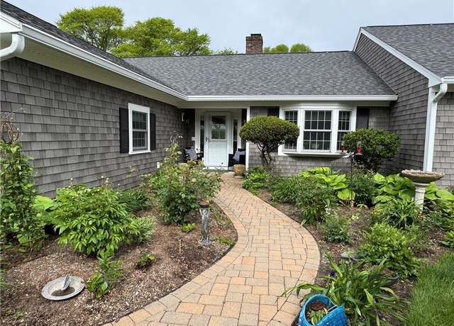 Property at 172 Young Dr, Portsmouth, RI 02871, 3 beds, 2 baths