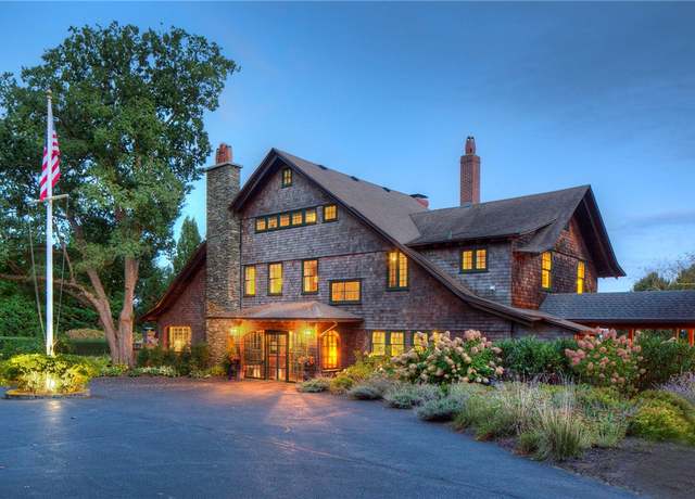 Property at 50 Eastover Rd, Portsmouth, RI 02871, 6 beds, 6 baths