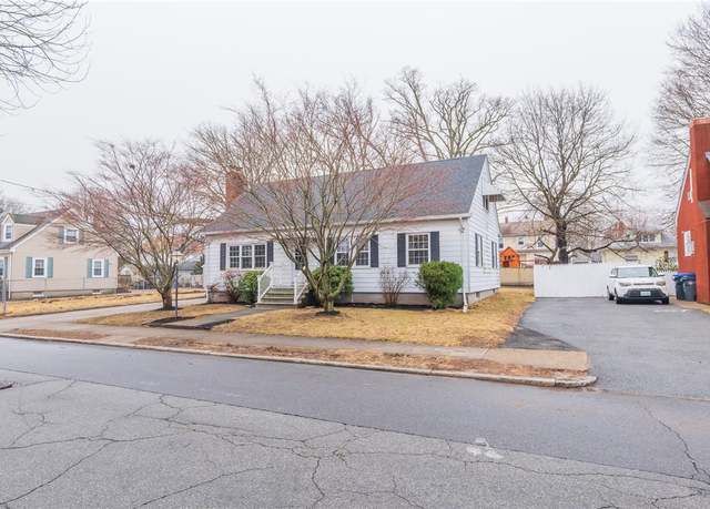 Property at 70 Enfield Ave, Providence, RI 02908, 4 beds, 2.5 baths
