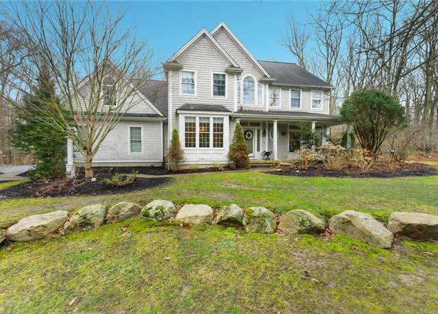 Property at 153 Sakonnet Ridge Dr, Tiverton, RI 02878, 4 beds, 2.5 baths