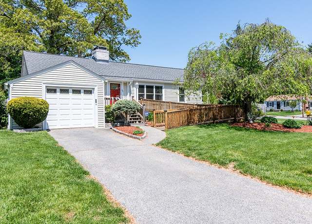 Property at 53 Glenwood Dr, Warwick, RI 02889, 2 beds, 1 bath
