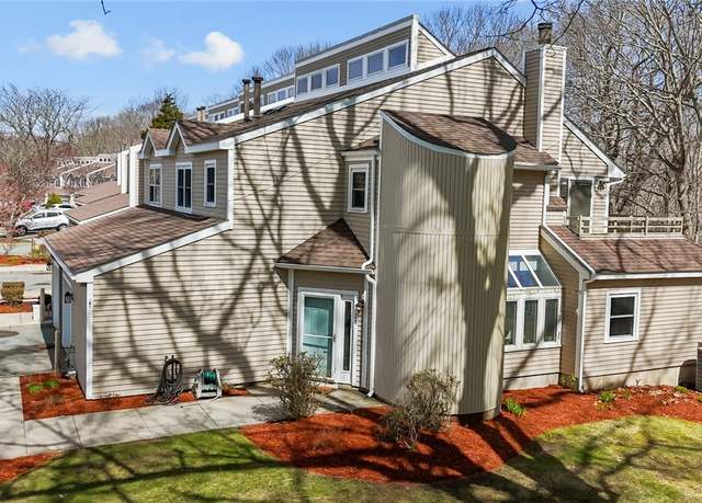 Property at 28 Lawton Brook Ln, Portsmouth, RI 02871, 2 beds, 2.5 baths