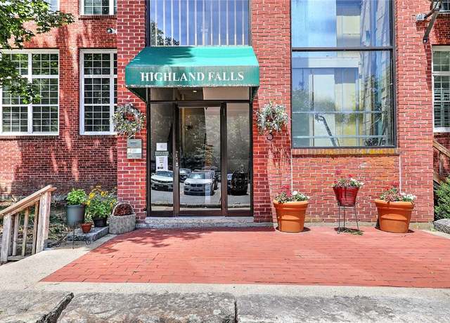 Property at 2 School St #334, Lincoln, RI 02802, 1 bed, 1 bath