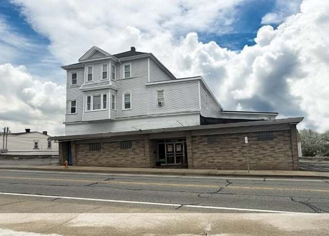 Property at 42 Main Rd, Tiverton, RI 02878, 6 beds, 3 baths