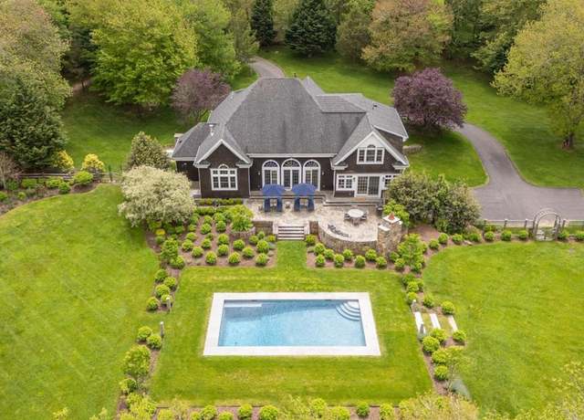 Property at 151 Land N Sea Dr, South Kingstown, RI 02879, 4 beds, 3.5 baths
