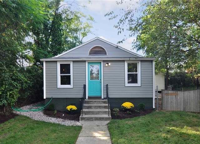 Property at 147 Aborn Ave, Warwick, RI 02888, 2 beds, 2 baths