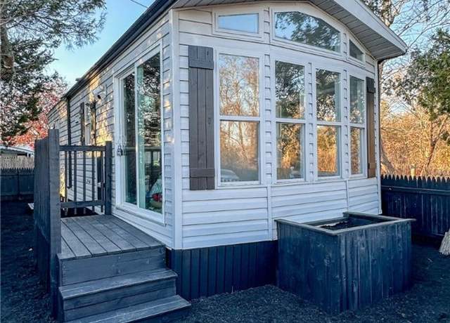 Property at 245 2 Manton St, Pawtucket, RI 02861, 1 bed, 1 bath