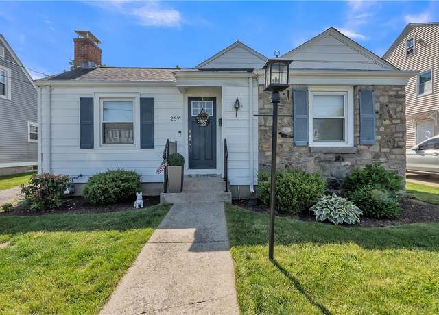 Property at 257 Woodhaven Rd, Pawtucket, RI 02861, 2 beds, 1 bath