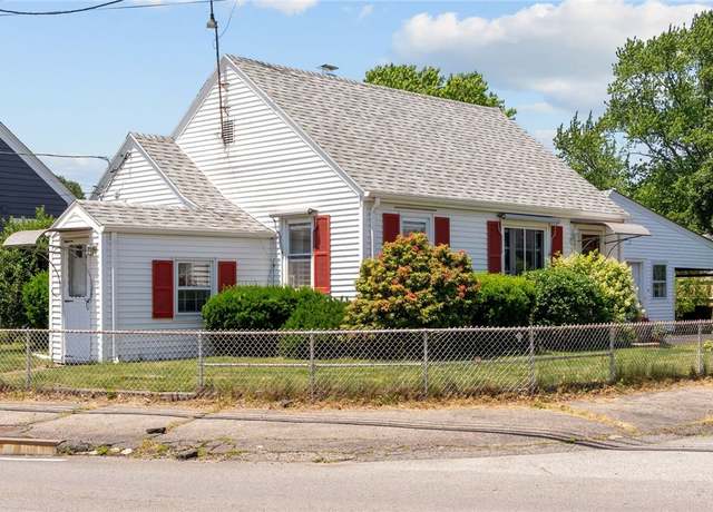 Property at 2 Deming St, Pawtucket, RI 02861, 2 beds, 1.5 baths