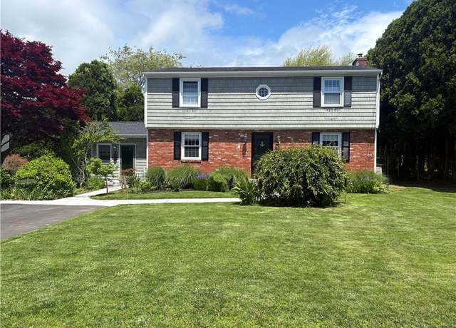Property at 13 South Hillview Dr, Narragansett, RI 02882, 4 beds, 2.5 baths